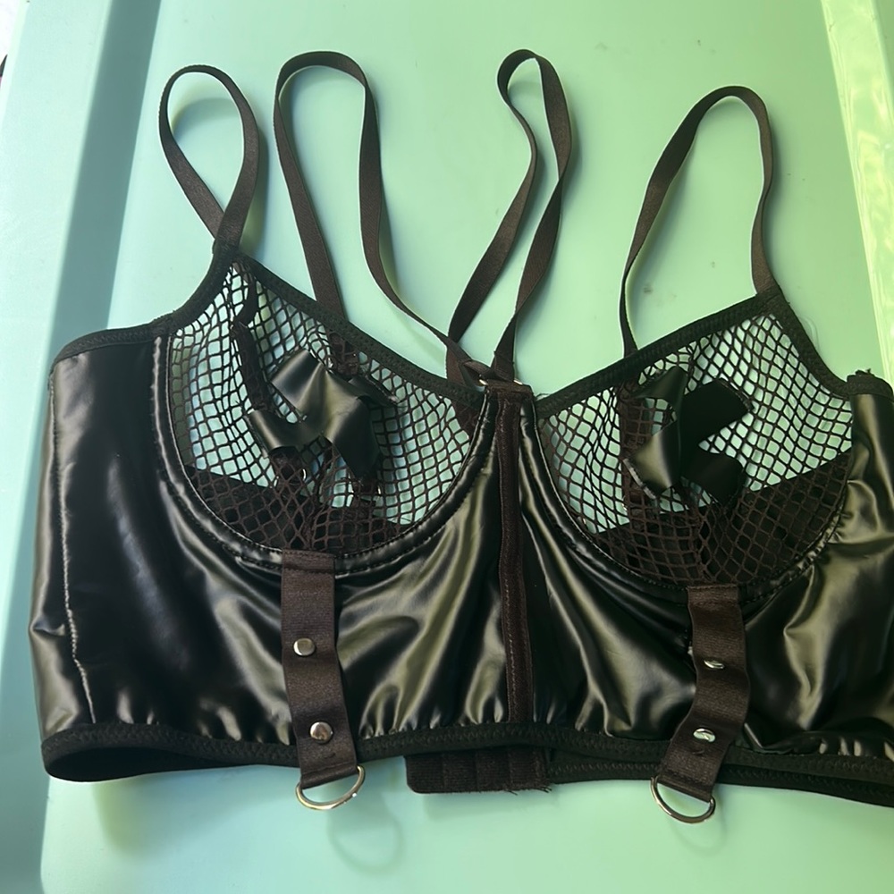 Sexy bra X front style cover size Medium Polyester 95% and elastane.